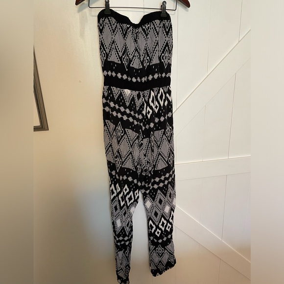 Valleygirl Strapless Black and White Patterned Jumpsuit Size 10 - Picture 5 of 10